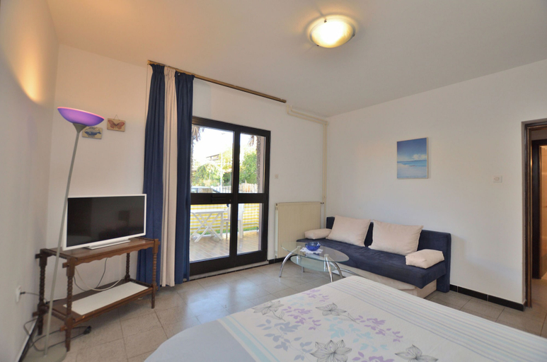 Bedroom 3, Apartments Ljiljana, Novigrad