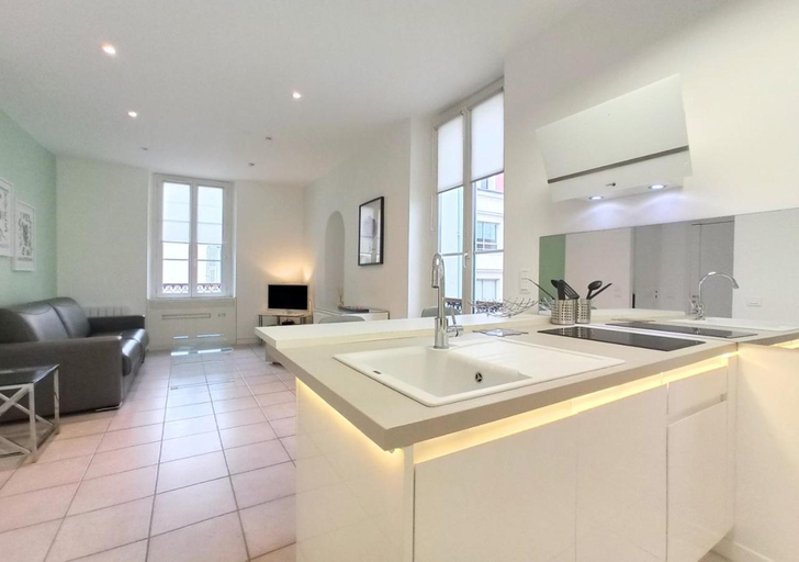 Others 5, Viva Riviera 33 rue Hoche, Alpes-Maritimes