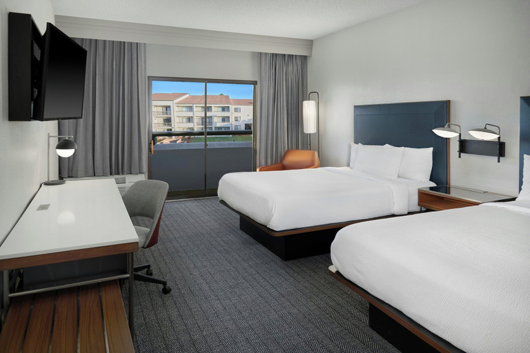 Bedroom 3, Courtyard by Marriott Huntsville University Drive, Madison
