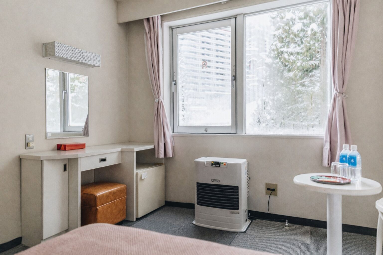 Bathroom 5, Hotel Justice, Minamiuonuma
