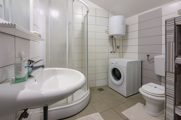 Bathroom 3, Apartments Franka, Crikvenica