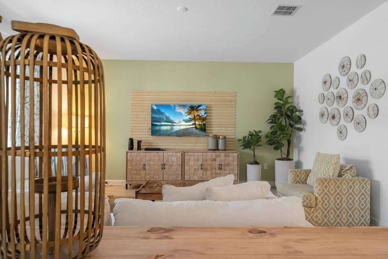 Room 3, Great Price Luxury 6-bed Pool 15 ppl Great Resort, Osceola
