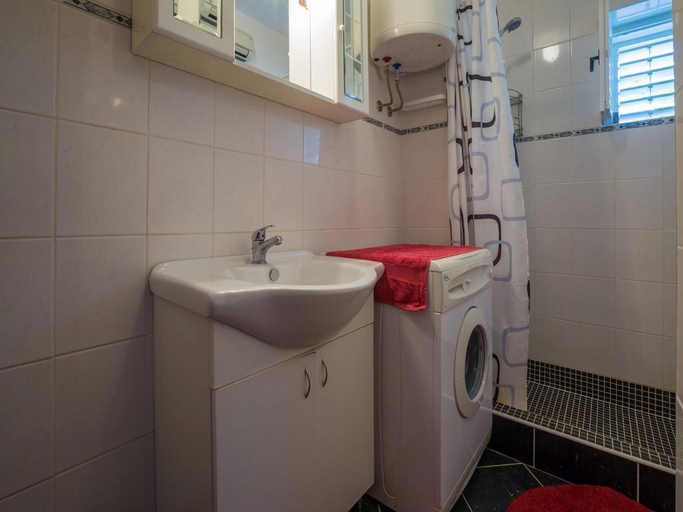 Bathroom 3, Apartment Novakovic, Crikvenica