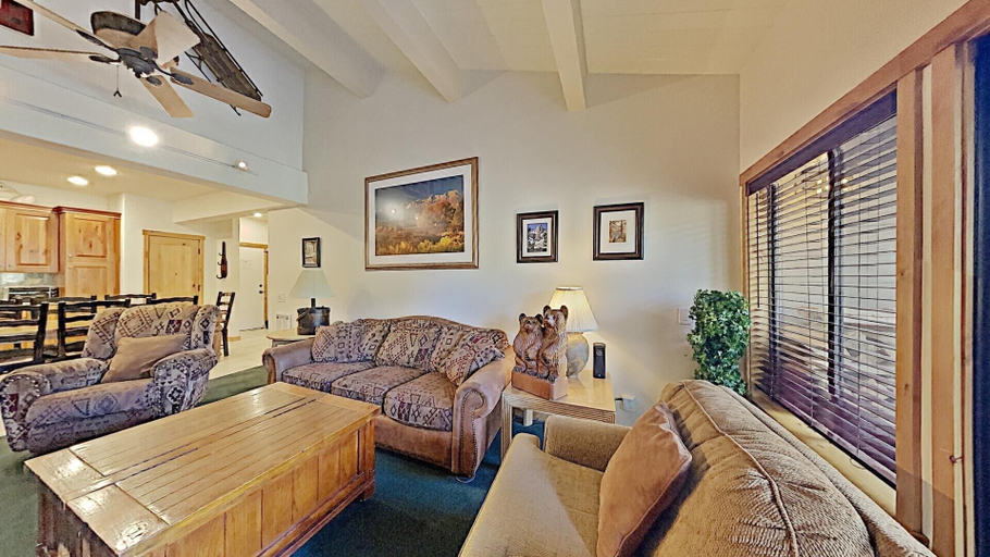 Living area 3, Mammoth Mountain Vacation Condos, Mono