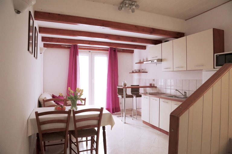Others 5, Apartment Doris, Pula