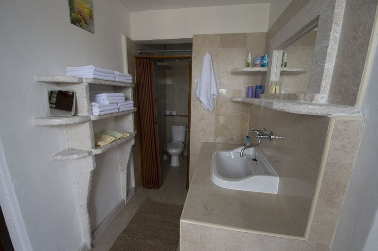 Bathroom 3, House Sandra, Senj