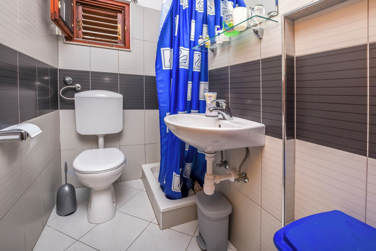 Bathroom 4, Apartment Seafront Apartments, Rogoznica