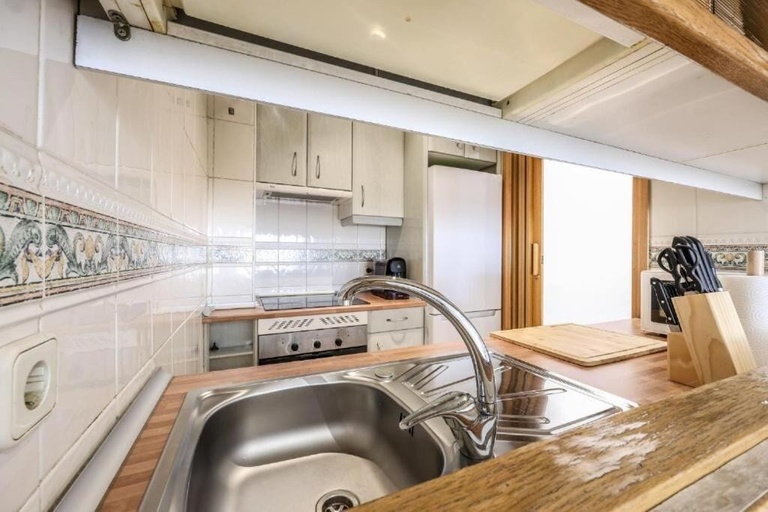 Private kitchen 4, ARCO Gran Via Boutique Apartments, Madrid