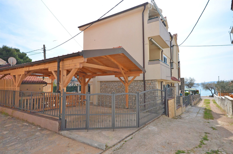 Exterior & Views 2, Apartments Ivan by the sea, Vodice