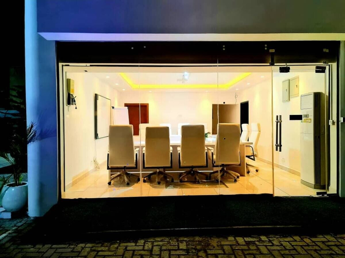 Interior 4, Grandeur, Eti-Osa