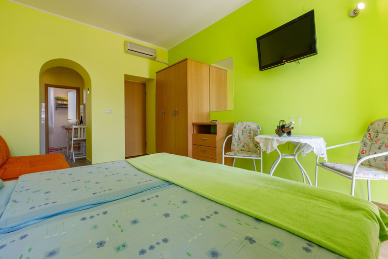 Room 5, Apartments Seaside, Crikvenica