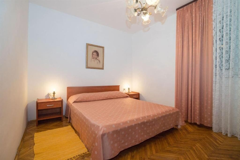 Bedroom 2, Apartment Slobodan, Marina