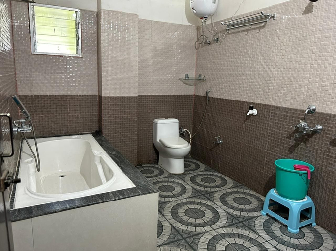 Bathroom, Hotel Om Regency, Kamrup Metropolitan