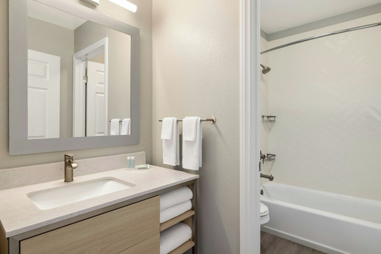 Bathroom 4, Towneplace Suites By Marriott Anaheim Maingate Nea, Orange