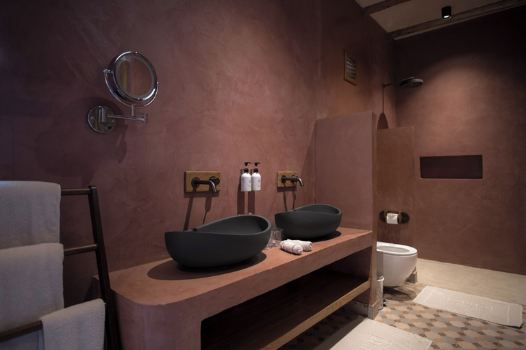 Bathroom 5, Joud by the sea, Kusini