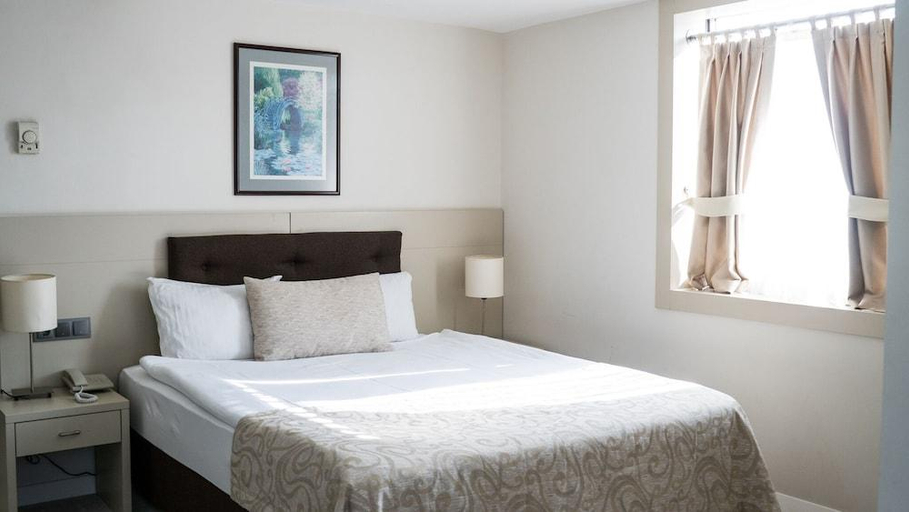 Bedroom, Palm Inn Hotel, Konak