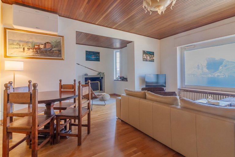 Room 5, Villa La Perledina in Perledo, Lecco