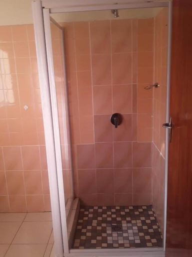 Bathroom, Kuyasa guesthouse, O.R.Tambo