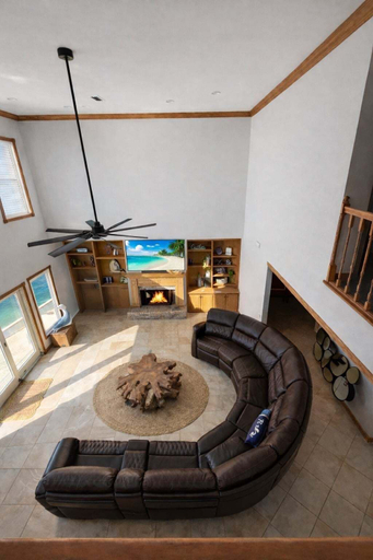 Living area 2, Martha's Cove 5 Bedroom Home, Santa Rosa