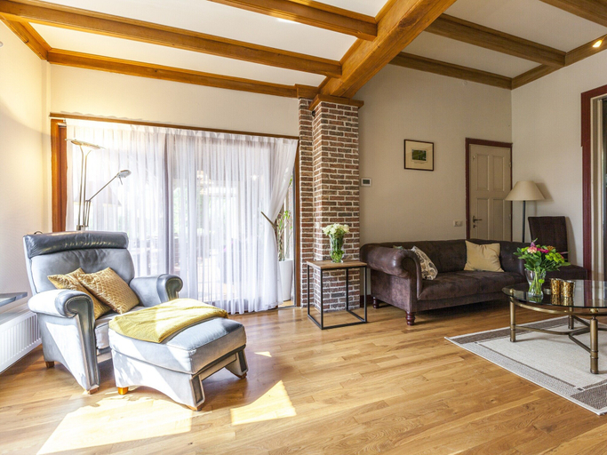 Living room 5, Holiday Home in the Central Location, Terneuzen