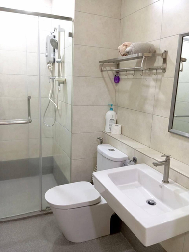 Bathroom 4, Cozy 121 Octagon 2 Bedrooms Condo, Kinta
