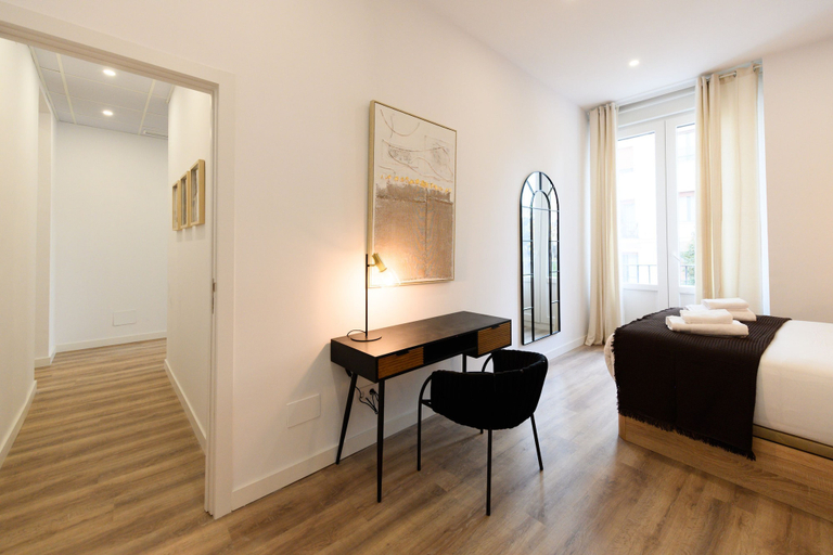 Room 3, M Sbe351c Elegancia y Funcionalidad en San Bernar, Madrid