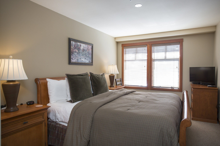 Room 4, Eagle Springs East 1 & 2 Bedroom Condos, Salt Lake
