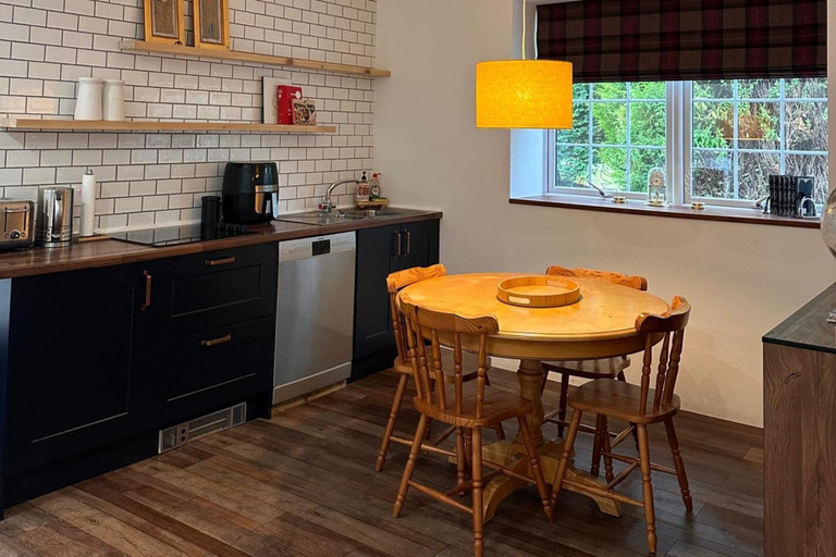 Private kitchen, Pets - Garden - Parking - Sleeps up to 4 - Hiking, Aberdeenshire