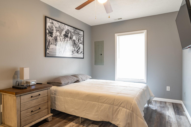 Room 2, Hoosier Commons, Monroe