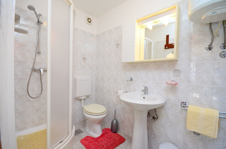 Bathroom 3, Apartments Bogetic, Premantura