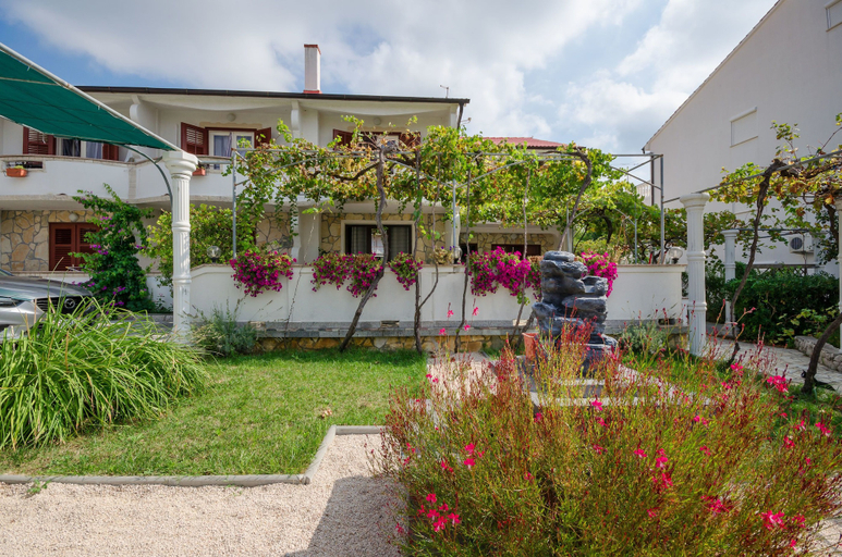 Exterior & Views 2, Apartments Helena, Lopar/Supetarska Draga
