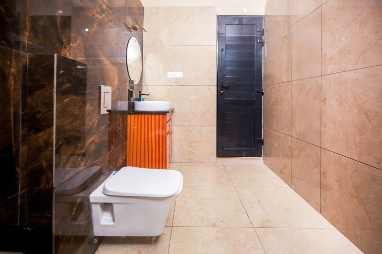 Bathroom 2, Jungle Edge Resort, Wayanad