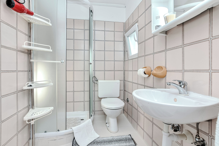 Bathroom 3, Apartments Ladika, Vir