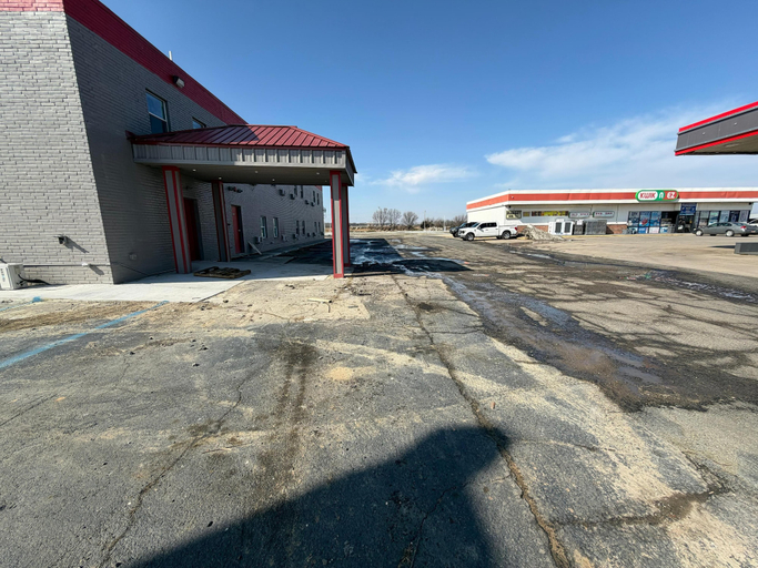 Exterior 3, Broadway Inn And RV Park, McIntosh
