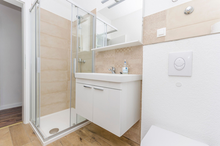 Bathroom 3, Apartments Daniela Della, Novalja