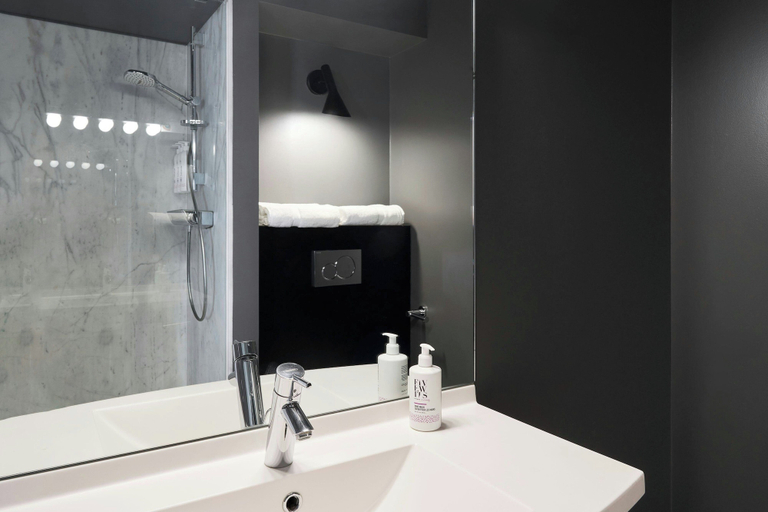 Bathroom 4, Moxy Paris La Villette, Paris