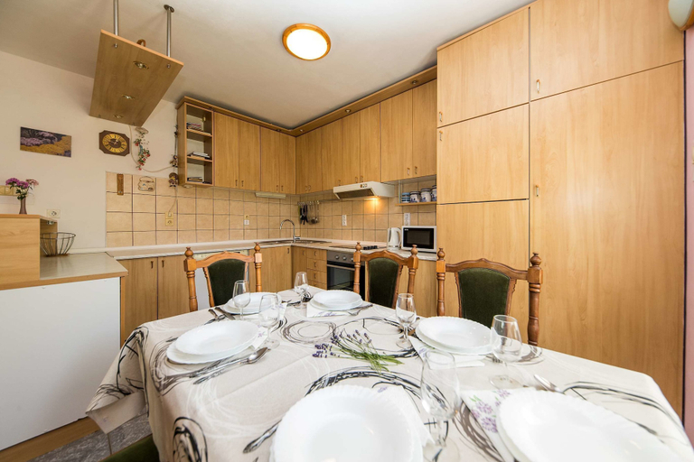 Others 5, Apartment Malt, Vinodolska