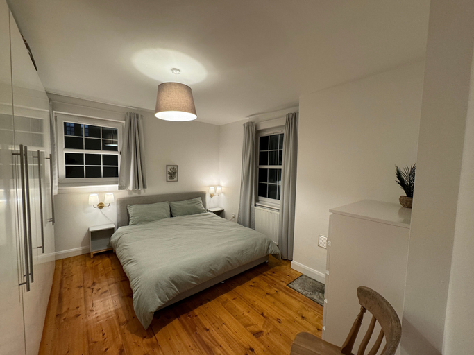 Room 5, Stirling Haven: Charming 3B Apt In City Centre, Stirling