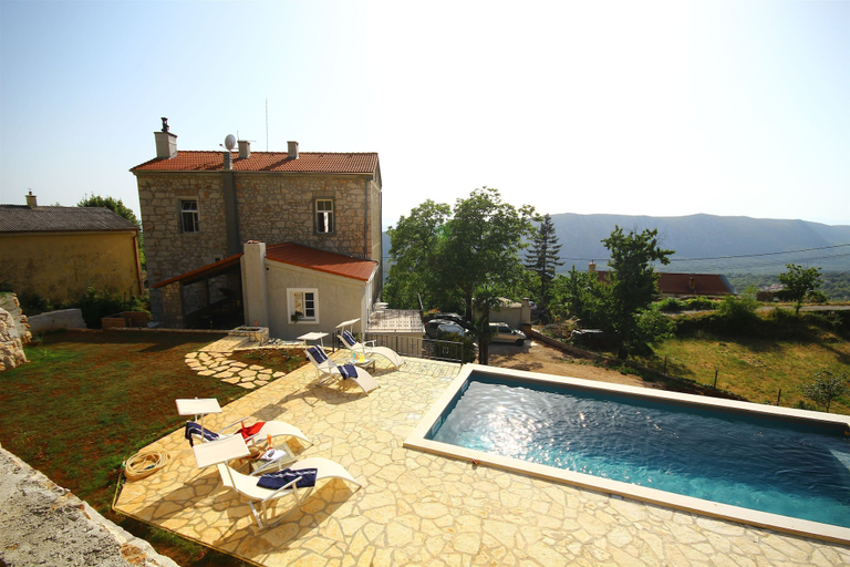 Others 5, Villa Ursula, Vinodolska