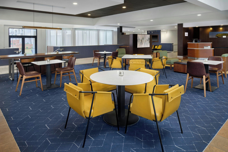 Food & Drinks 5, Courtyard by Marriott Huntsville University Drive, Madison