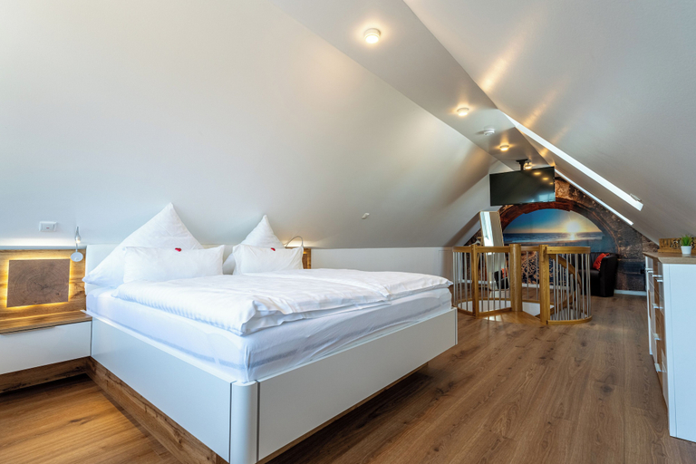 Room 2, Rehburger Landhaus, Nienburg (Weser)