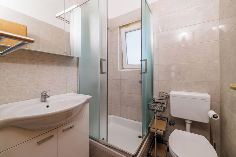 Bathroom 4, Apartments Darko by the sea, Lopar/Supetarska Draga