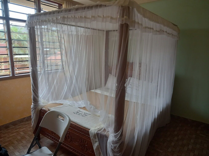Room 5, Oasis Guest House Voi, Voi