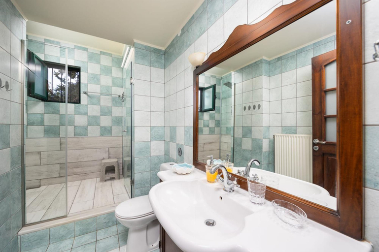 Bathroom 3, Aloni Villa in Apokoronos, Crete