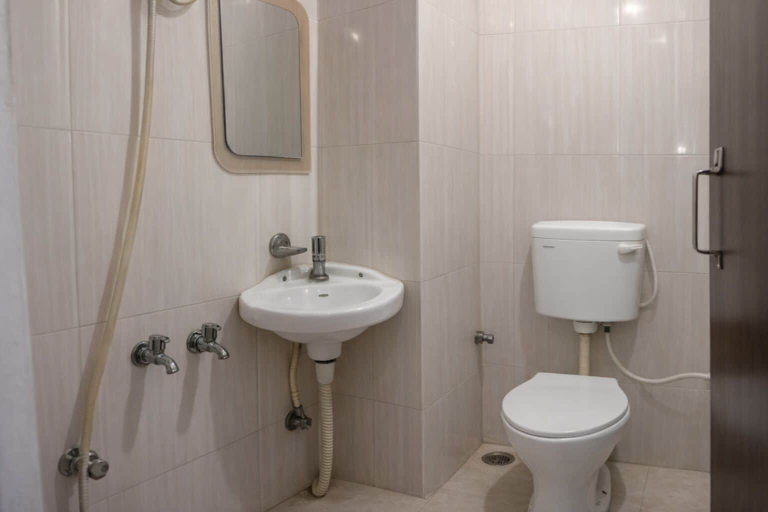 Bathroom, Hotel Grill Inn, Lucknow