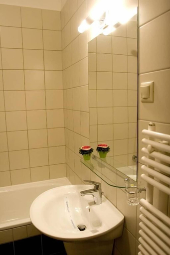 Bathroom 5, Hotel Restaurant Gondűző, Odorheiu Secuiesc
