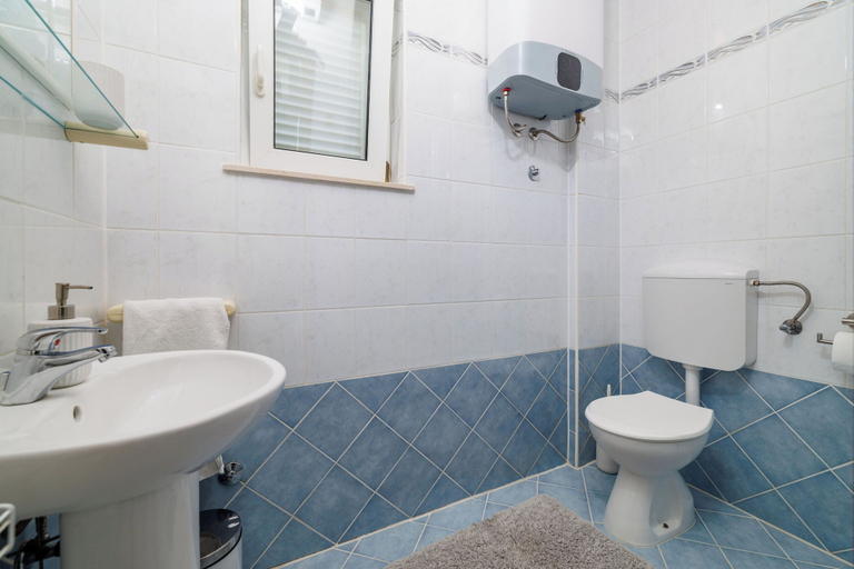 Bathroom 4, Apartments Snjezana, Novi Vinodolski