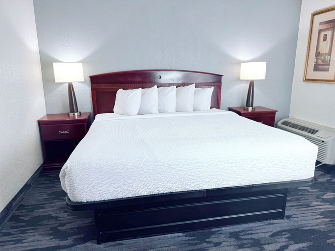 Bedroom 3, Baymont by Wyndham Michigan City, LaPorte