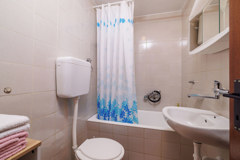 Others 4, Apartments Tome, Senj