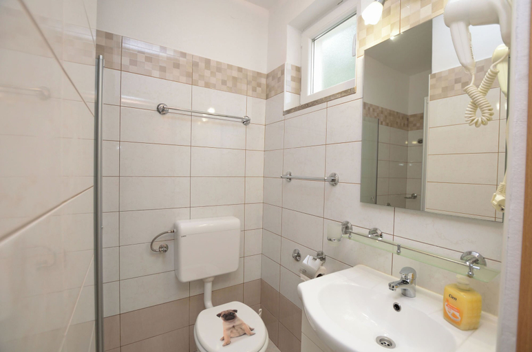 Bathroom 5, Apartments Rafael, Cres